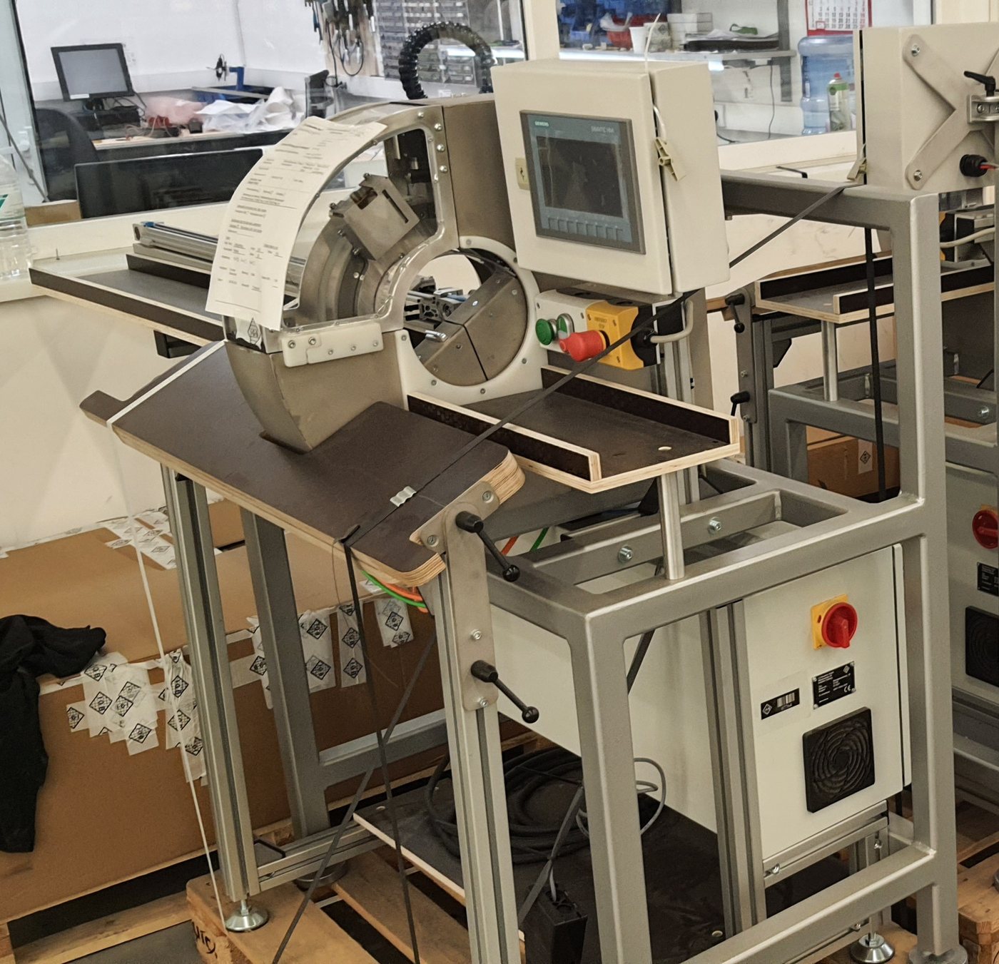 Cable taping machine
