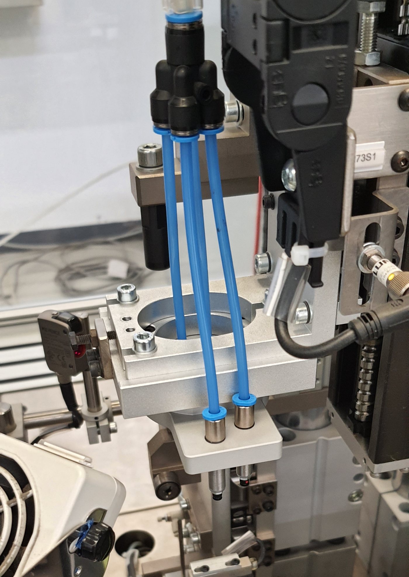 Vacuum PCB handling fixture